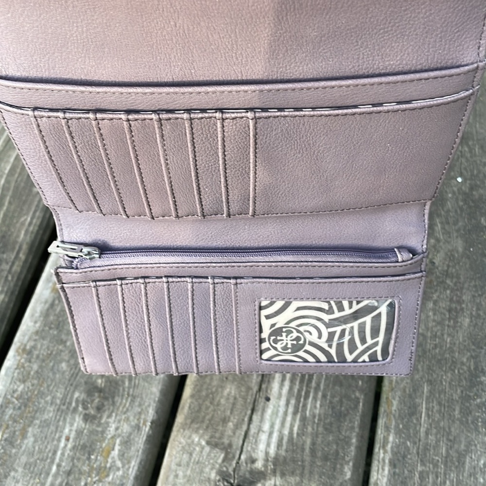 Guess Wallet - Picture 5 of 11